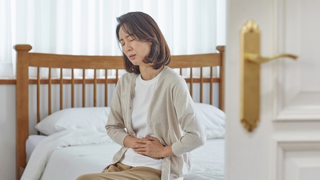 명절의 불청객 ‘소화불량’…타파하는 스트레칭 4가지
